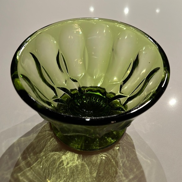 1970s Vintage Green Glass Candy/Nut Bowl - Picture 2 of 2